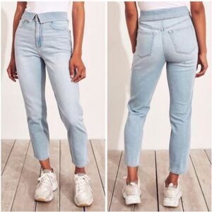 Hollister Vintage Stretch Fold Over Ultra High Rise Mom Jean Light Wash Denim 25